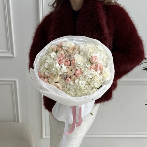 Букет "Moonlight з ранункулюсами"