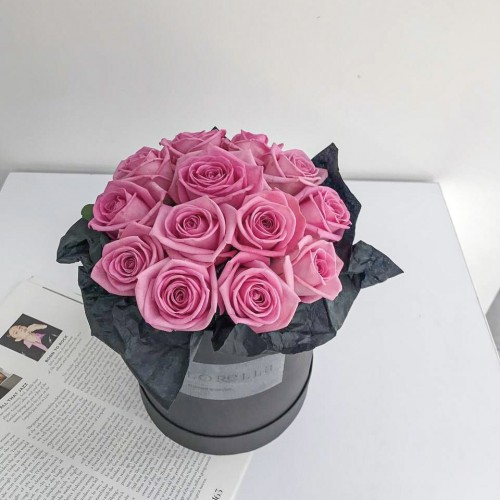 Коробка с розовыми розами SMALL